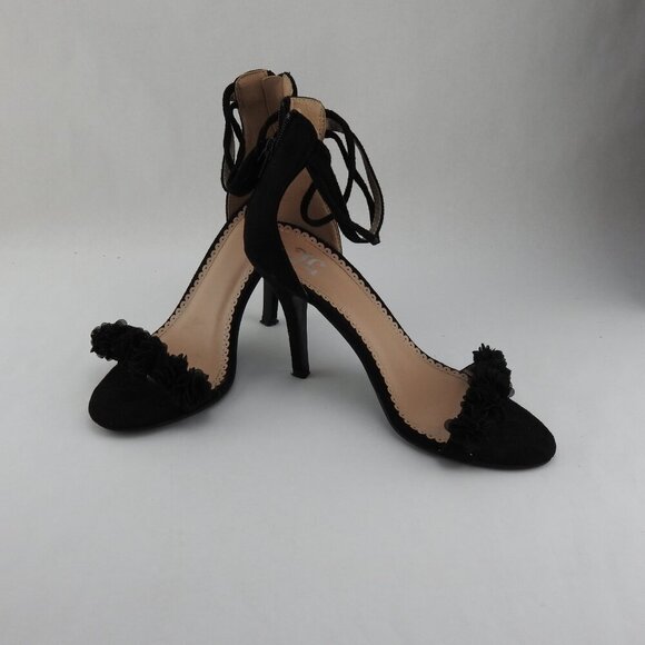 Black Strappy 4" Heels Faux Suede Flower Accents 3 Straps Heel - Picture 3 of 14